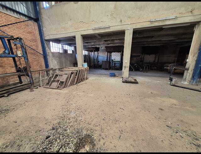 1,200M² WAREHOUSE FOR SALE IN DENVER